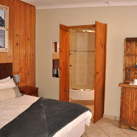 Obelix Guesthouse Lüderitz エクステリア 写真