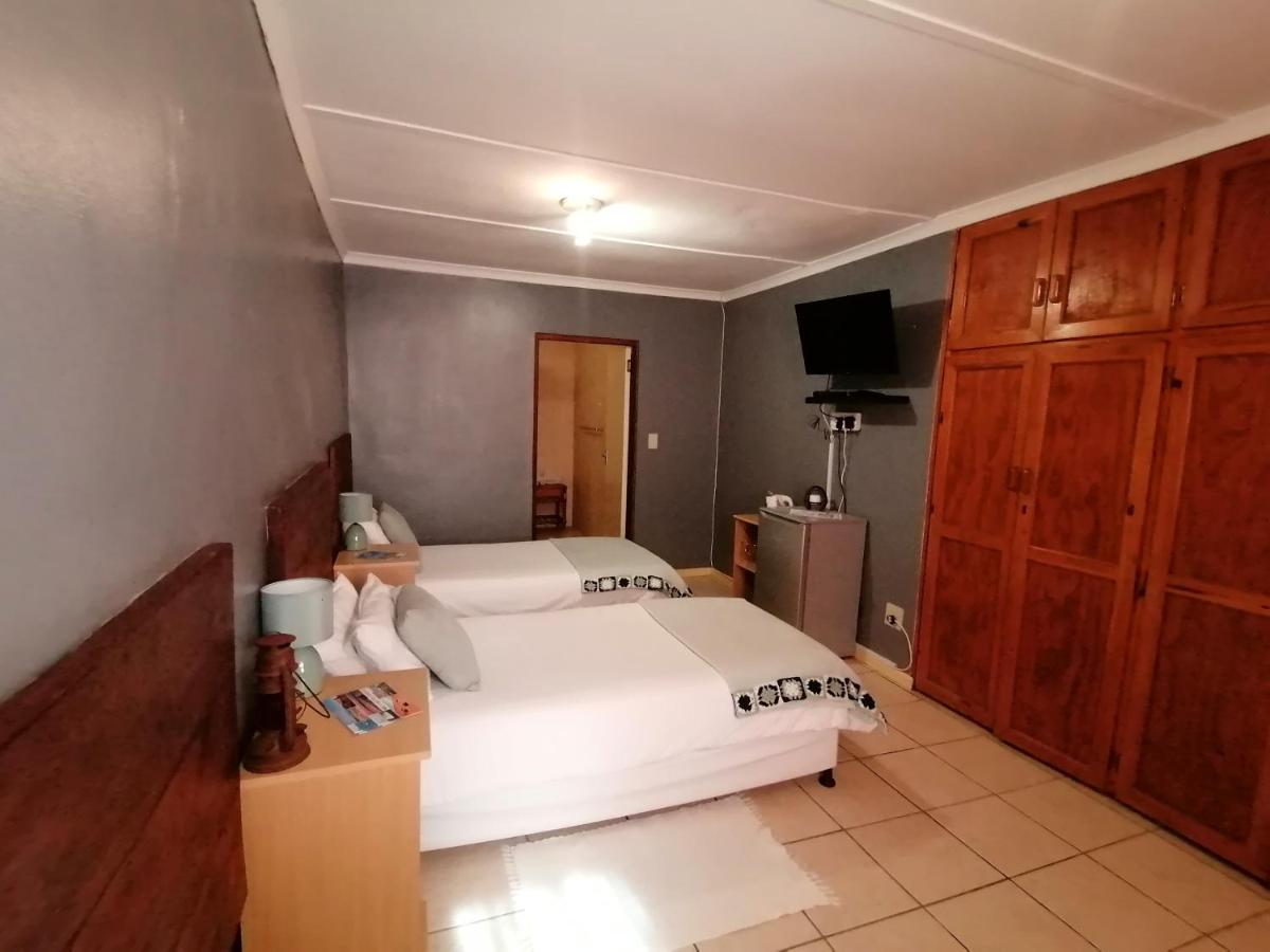 Obelix Guesthouse Lüderitz エクステリア 写真
