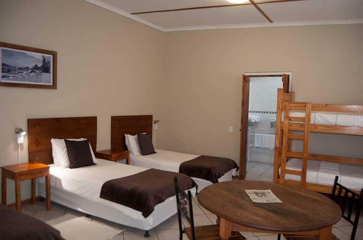 Obelix Guesthouse Lüderitz エクステリア 写真